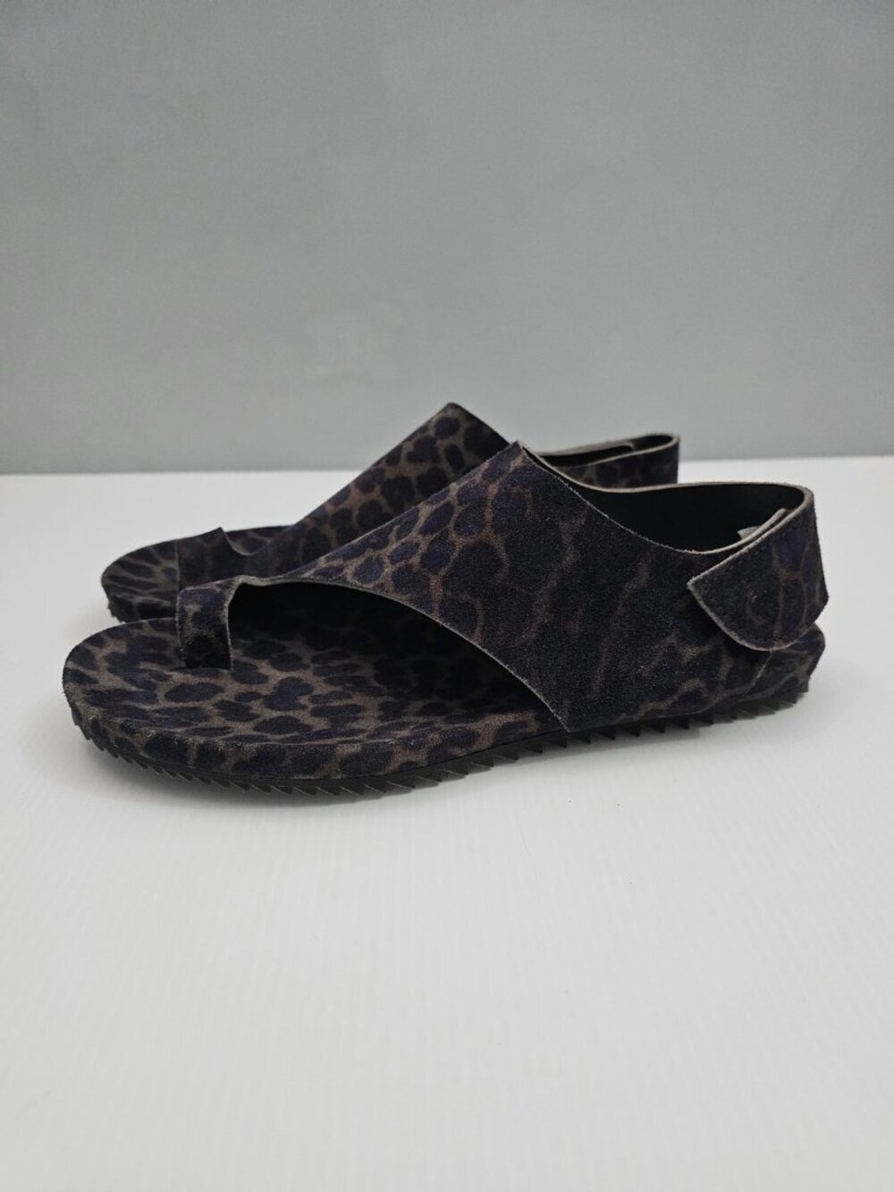 Pedro Garcia Valisa Slingback Sandals Womens EU 38.5 Leopard Suede Toe Loop Flat